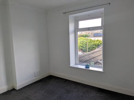 Gilbert Crescent, Llanelli, Carmarthenshire, SA15 3PY - Photo 3