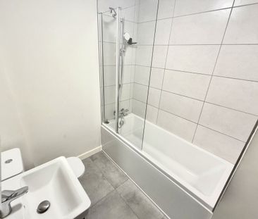 Oxford Street - Photo 6