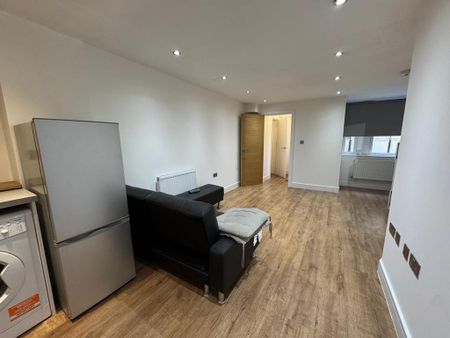 1 bedroom flat to rent - Photo 2