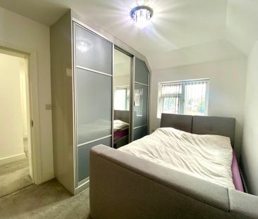 5 Bed Semi-Detached House, Fairmead Road, CR0 - Photo 2