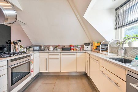 3 bedroom flat to rent - Photo 2