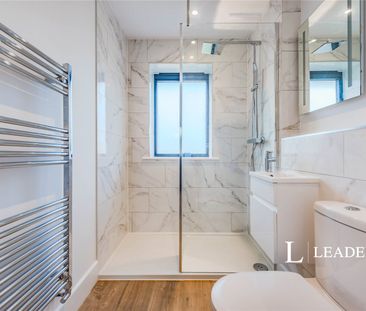 4 bedroom bungalow to rent Charlwood Road, Horley, Surrey, RH6 - Photo 5