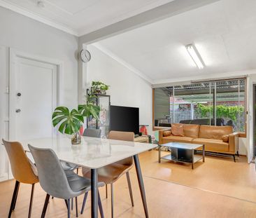 Ideal low-maintenance family home - Photo 1