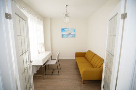 For Lease - room 152 Ben Sinclair Avenue Unit# room, East Gwillimbury, Ontario - Photo 2