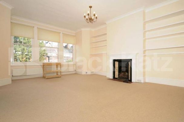 Light 2-bedroom home on Muswell Avenue N10 near amenities in Muswell Hill - Photo 1