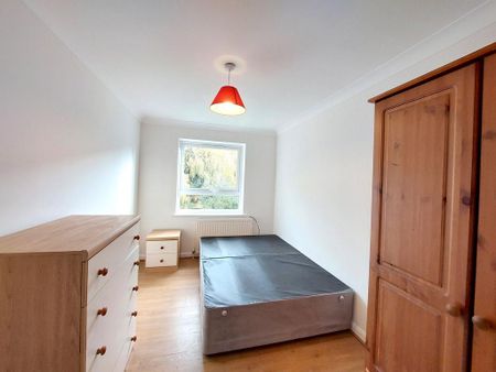 3 bedroom semi-detached house to rent - Photo 2