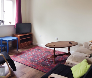 2 bedroom flat to rent - Photo 2