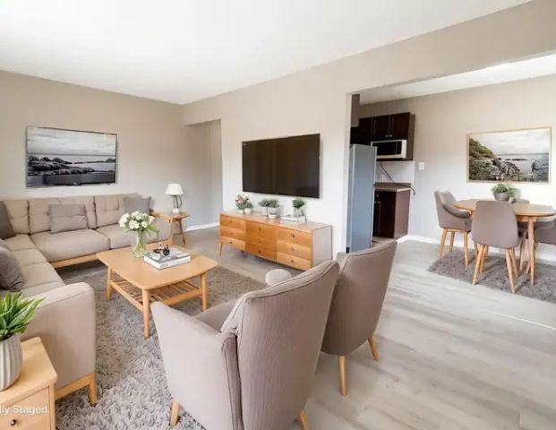 Cathy Manor | 5355 Waverley Drive SW, Calgary - Photo 1