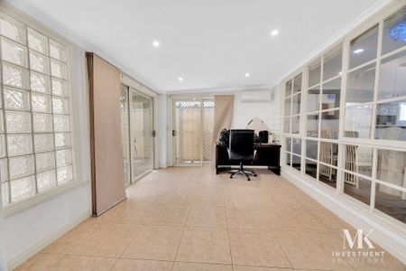 Spacious Family Home in a Prime Location - Photo 2