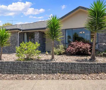 4 Bedrooms - Photo 1