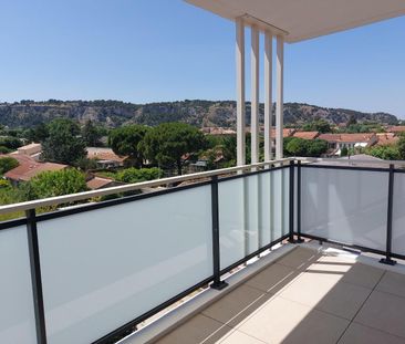 location Appartement T2 DE 45.5m² À CAVAILLON - Photo 2