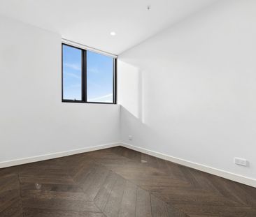 Stylish Urban Living with Breathtaking Views - Photo 5