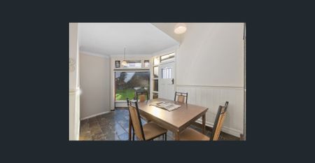 Inviting Family Home - Photo 2