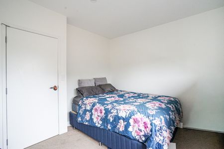 Prime Location Townhouse! - Photo 3