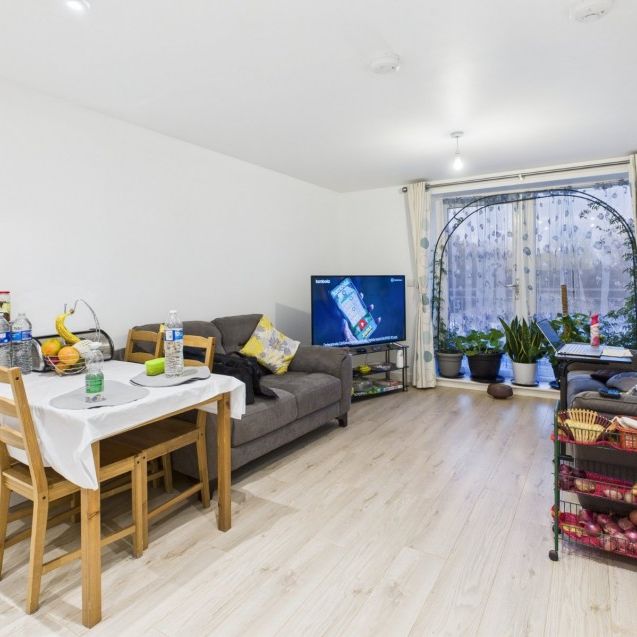 Peel Close, Tatling End, Gerrards Cross,SL9 - Photo 1