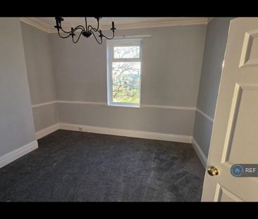 3 bedroom flat to rent - Photo 6