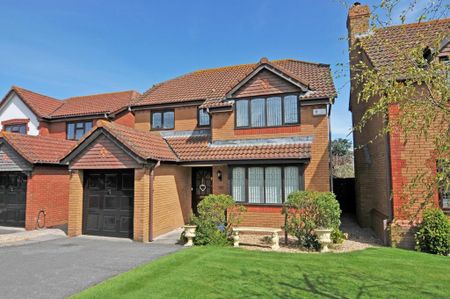 4 bedroom detached house to rent - Photo 3