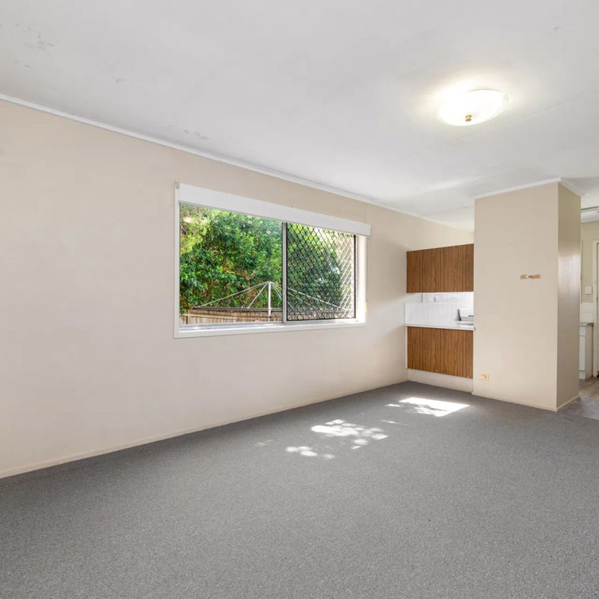 Private & Peaceful Ground Floor Unit in Prime Location - Photo 1