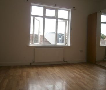 3 Bed Terraced House, Richmond Hill, LU2 - Photo 1