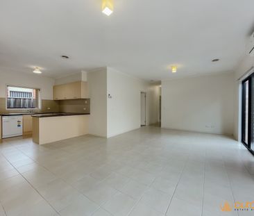 38 Jack William Way, Berwick VIC 3806 - House For Rent | Domain - Photo 2