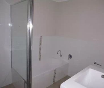 Convenient Location - Photo 4