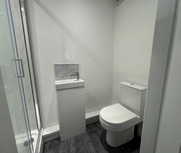 1 bedroom in a house share to rent - Photo 6