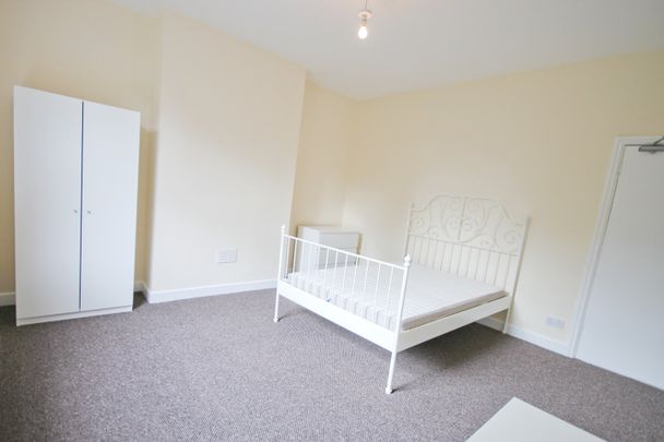 3 Bed Flat, Elm Av, NG3 - Photo 1