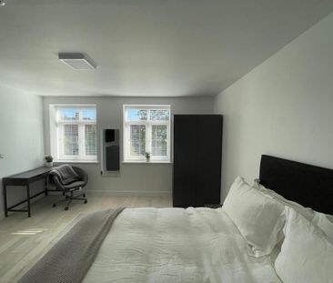 1 bedroom in a house share to rent - Photo 2