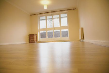 2 Bed Flat, Lissenden Gardens, NW5 - Photo 2