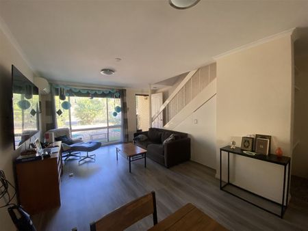 Unfurnished Townhouse in The Gap - Photo 2