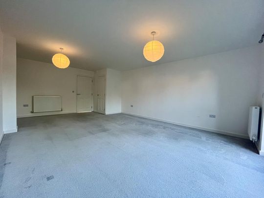 4 bedroom semi-detached house to rent - Photo 1