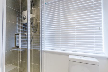 High Spec One Bed Unique Conversion to Let in Twickenham – Secluded Courtyard Close to Shops and Transport - Photo 5