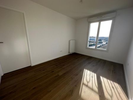 Location Appartement 3 pièces 57m² LE PLESSIS ROBINSON 92350 - Photo 3