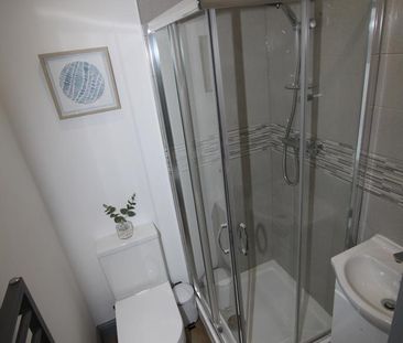 1 bedroom in a house share to rent - Photo 6