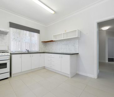 Renovated Wynnum Home Offering Comfort, Space & Bay Breezes - Photo 5