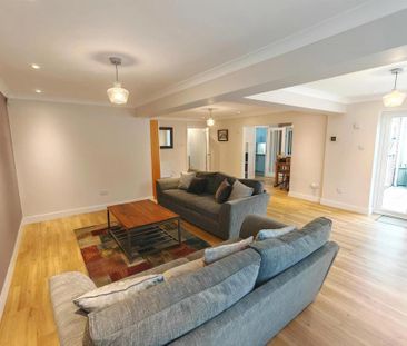 4 bedroom detached house to rent - Photo 2