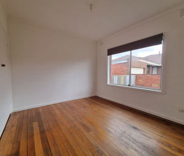 2 Bedroom Unit - Walk to Central Clayton - Photo 1