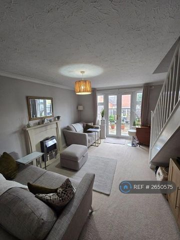 2 bedroom end of terrace house to rent - Photo 2