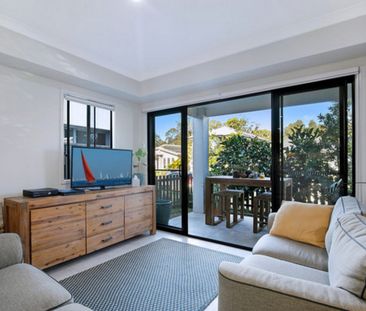 Charming Two-Storey Home in Fitzgibbon - Photo 4