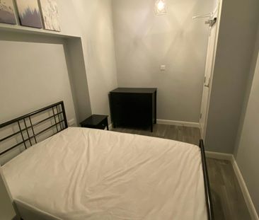 Semi-detached house to rent on - Photo 3