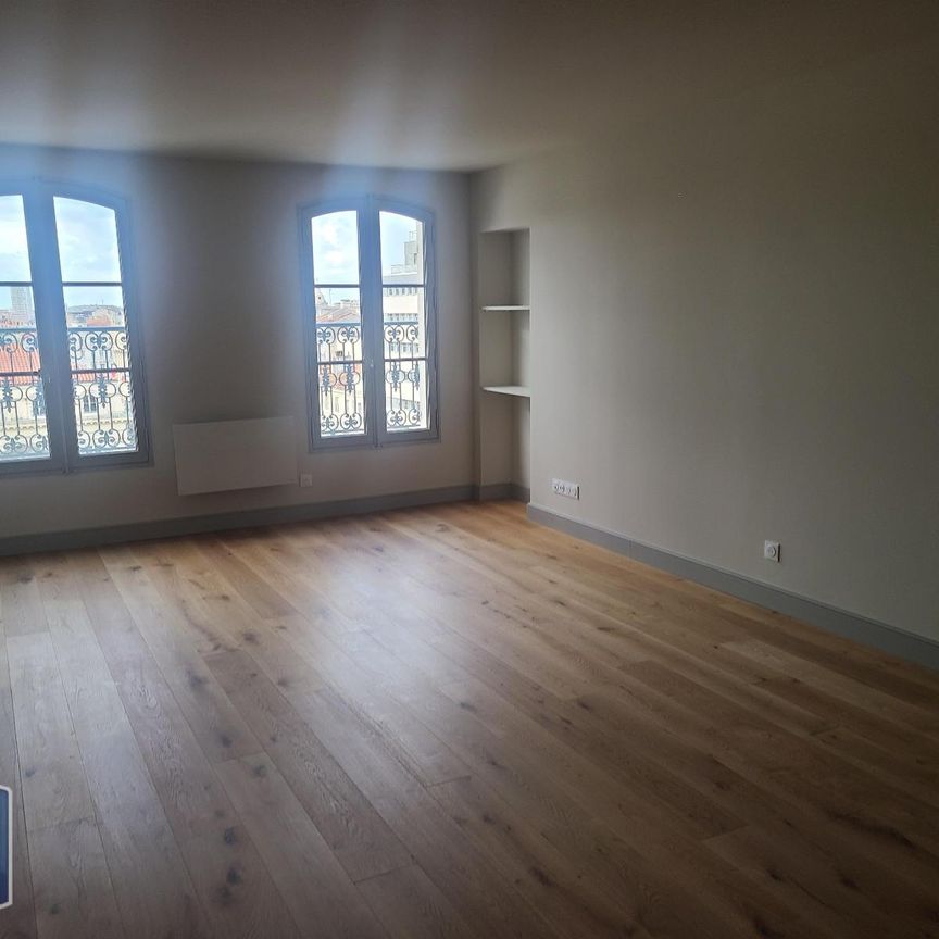 Location Appartement 3 pièces 67m² MARSEILLE 1er - Photo 1