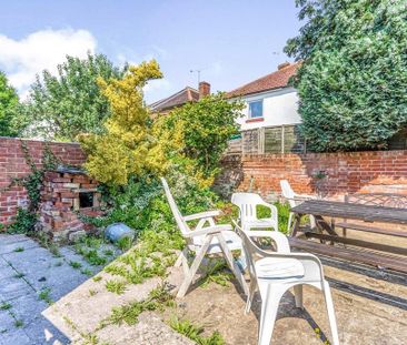 4 bedroom terraced house to rent - Photo 2