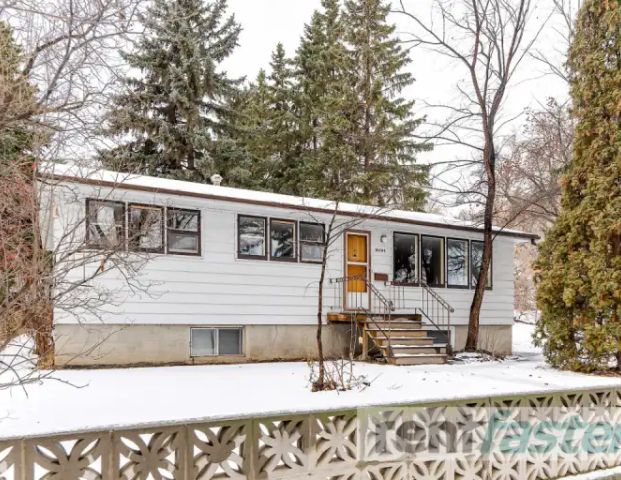 Bright and Clean 3-Bedroom Main Floor in Riverdale – Available Now! | 10184 92 Street Northwest, Edmonton - Photo 1