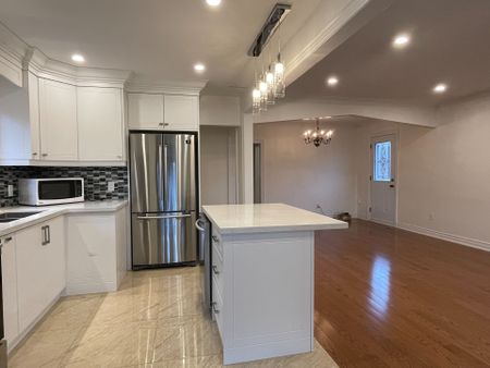 For Lease - 10 Edge Park Avenue Unit# Upper, Toronto, Ontario - Photo 5