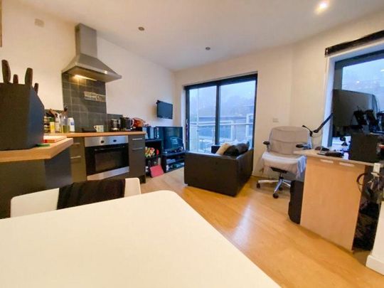 Studio to rent - Photo 1