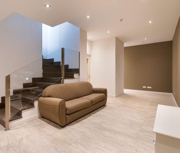 Luxury Townhouse for rent in The Golden Mile, Marbella, Andalusia - Photo 4