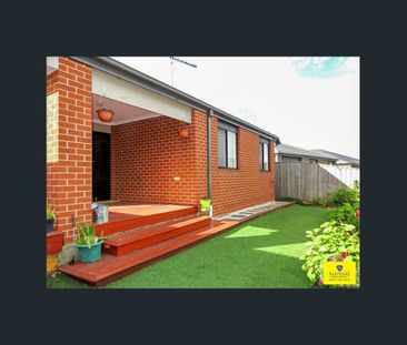 9 Crathes Avenue, Wollert VIC 3750 🛏️ 4 Bedrooms | 🛁 2 Bathrooms av... - Photo 3