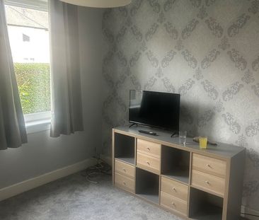 2 Bed Flat, Edinburgh, EH11 - Photo 6