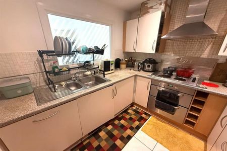 2 Bedroom Apartment To Let - Photo 5