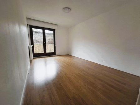 Location Appartement 4 pièces 125m² - Photo 3